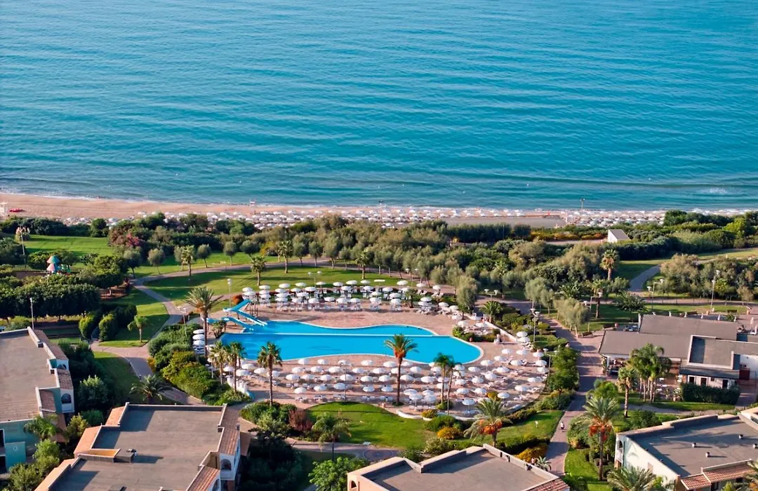 Serenusa Resort-1
