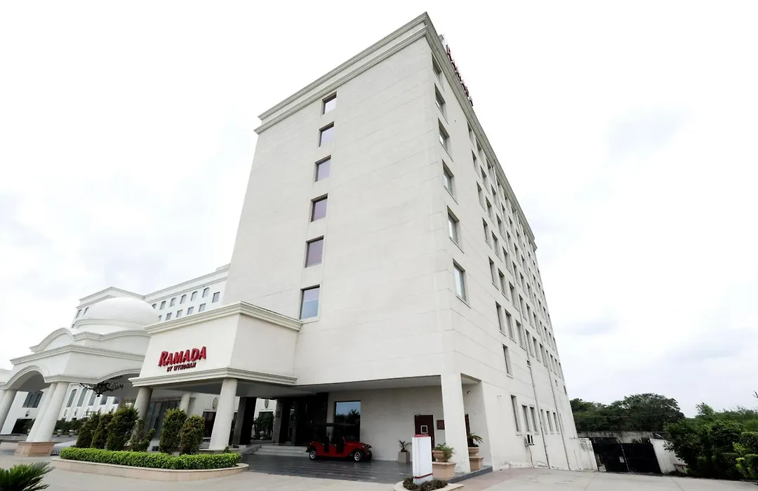 Ramada By Wyndham Lucknow Hotel And Convention Center-1