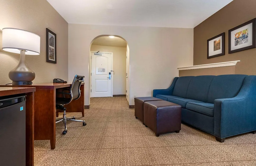 Comfort Inn & Suites Ukiah Mendocino County-1