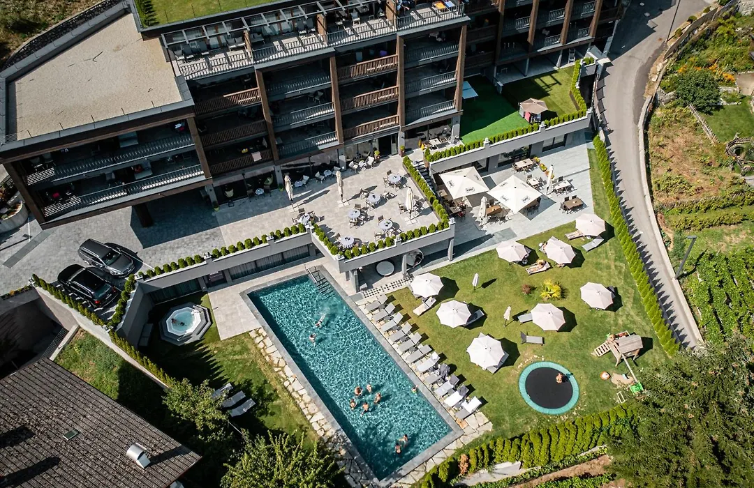 Molaris Lodge-1