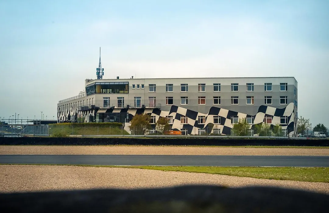 Hotel Motorsport Arena-1