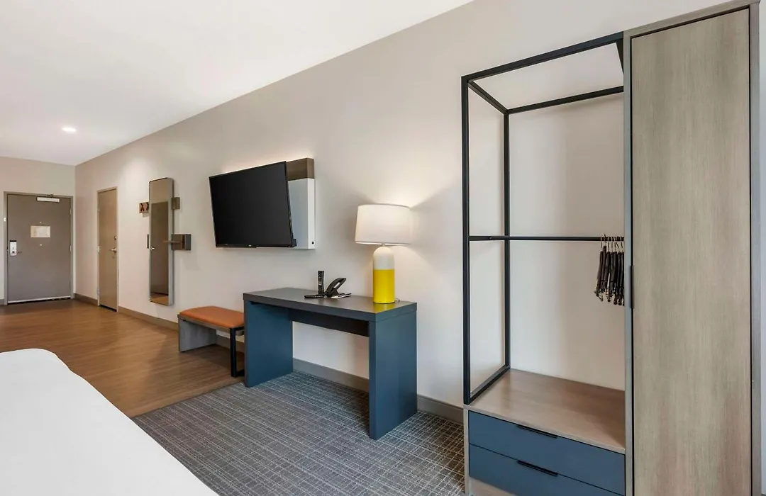 Comfort Suites Richmond East-1