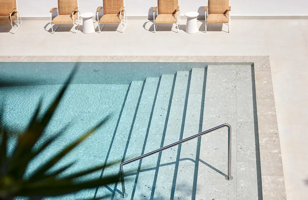 The Roc Club, A Hotel To Live-1