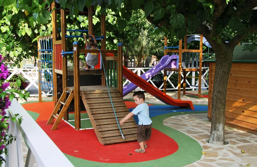 Camping & Resort La Torre Del Sol-1