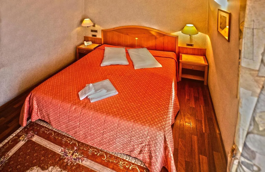Hotel Lory & Ristorante Ferraro-1