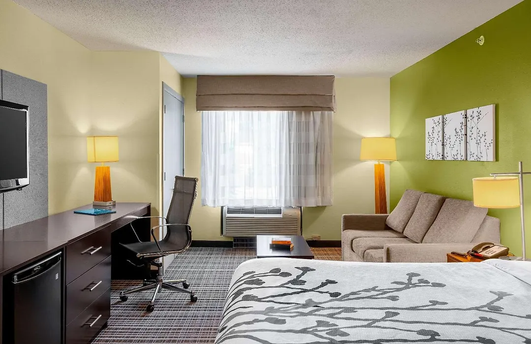 Sleep Inn & Suites Harbour Pointe-1