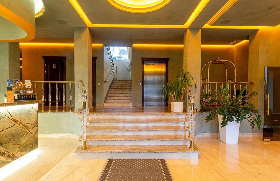 Marion Spa: Mountain View Retreat with Wellness Facilities-1