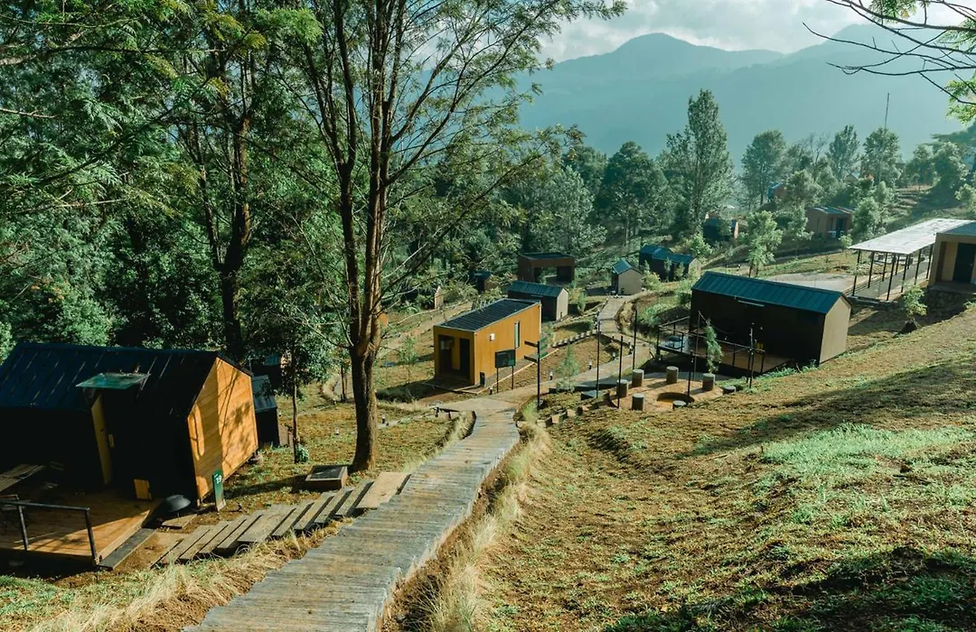 Bobocabin Gunung Mas, Puncak-1