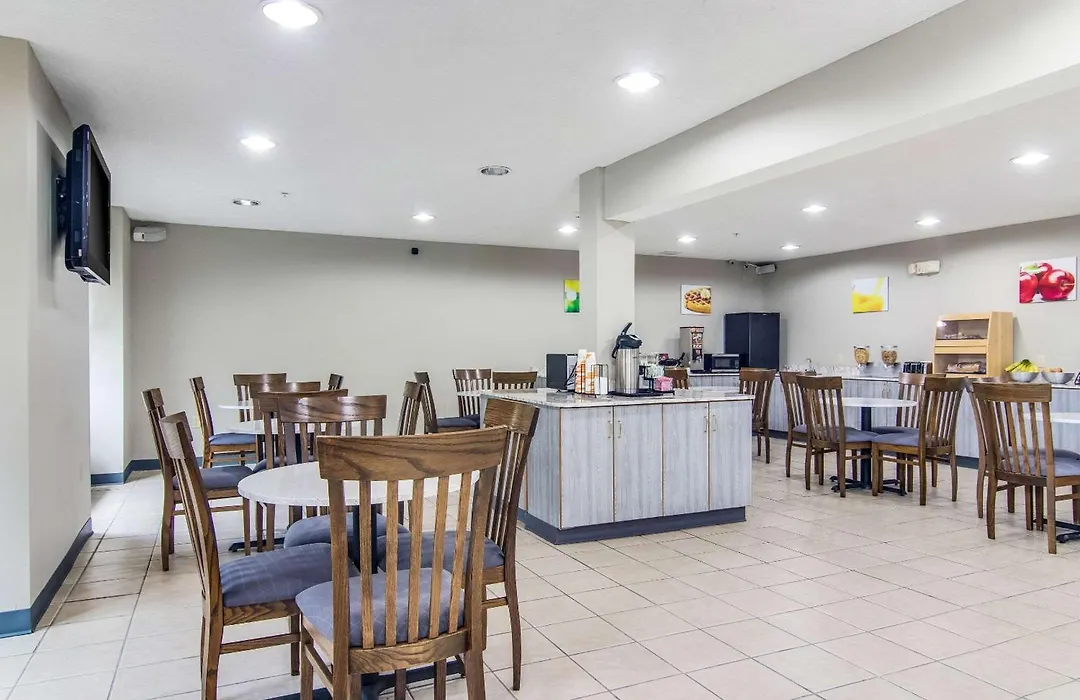 Quality Inn & Suites Grove City-Outlet Mall-1