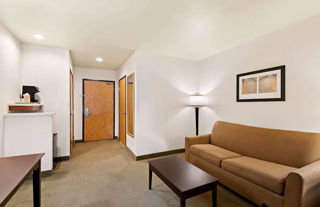 Comfort Inn & Suites Creswell-1