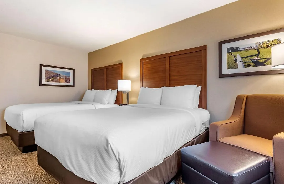Comfort Inn & Suites-1