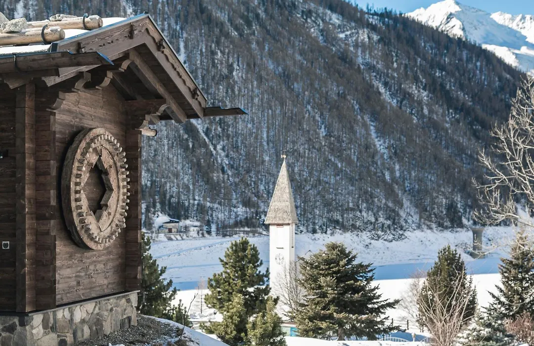 Hotel & Chalets Edelweiss-1