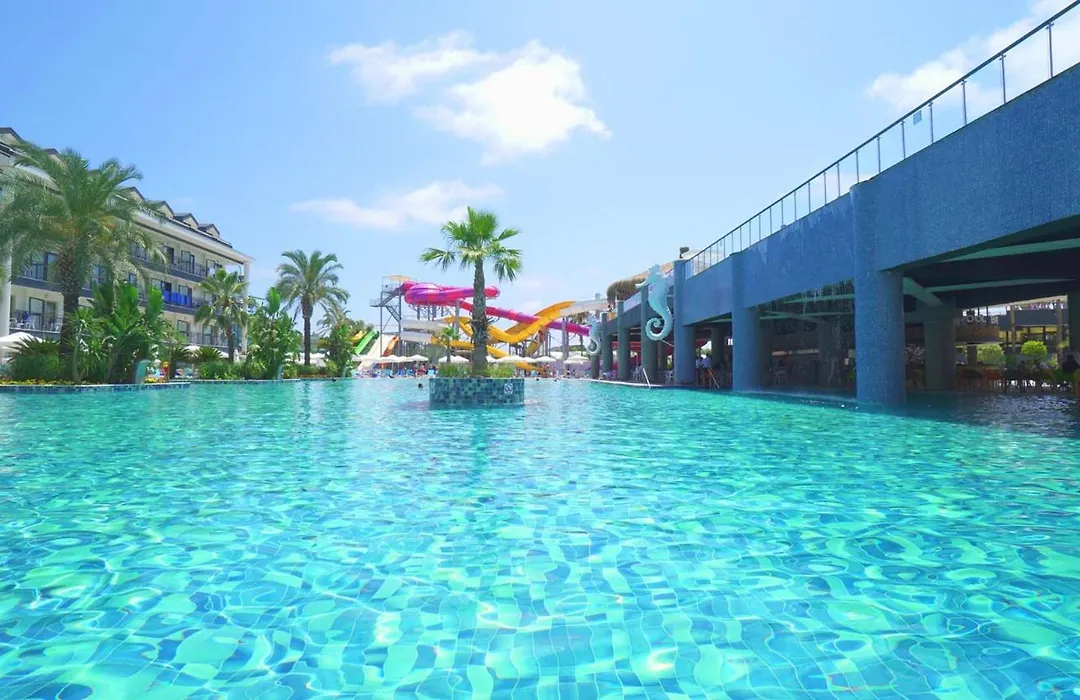 Dream World Palace-1