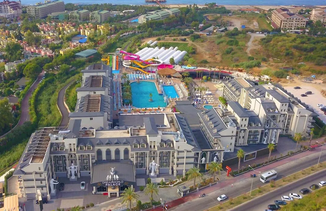 Dream World Palace-1
