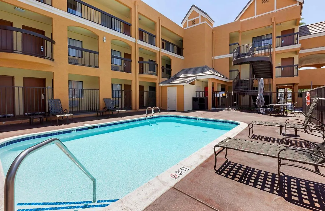 Quality Inn & Suites Westminster Seal Beach-1