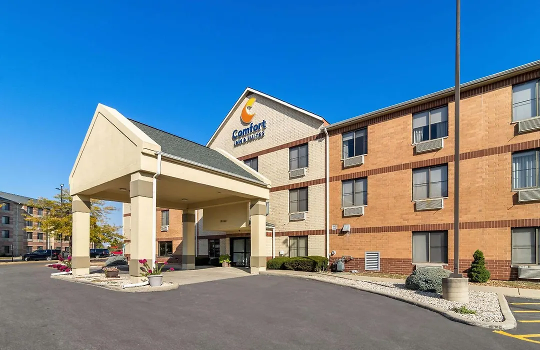 Comfort Inn & Suites Near Tinley Park Amphitheater-1
