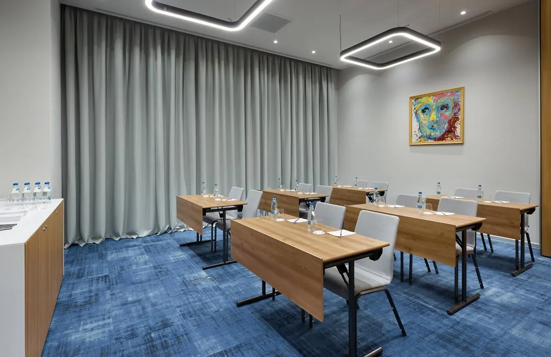 Courtyard By Marriott Bucharest Floreasca-1