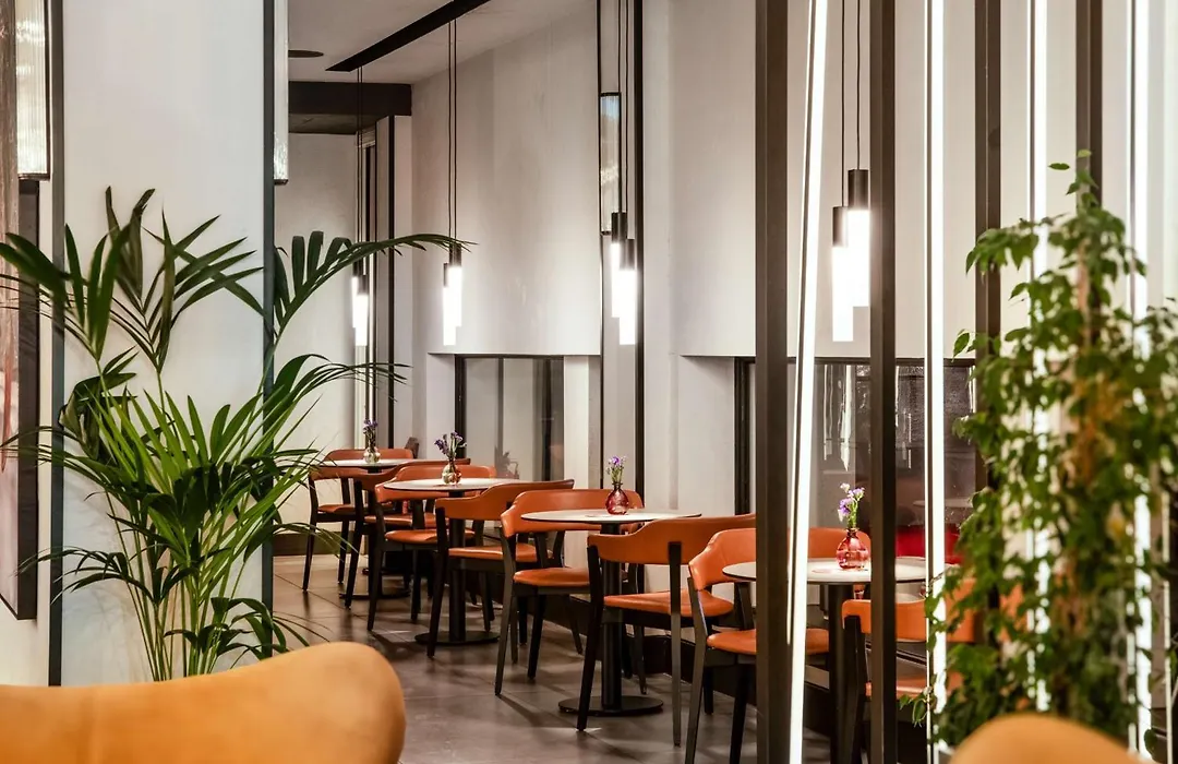 Radisson Red London Heathrow-1