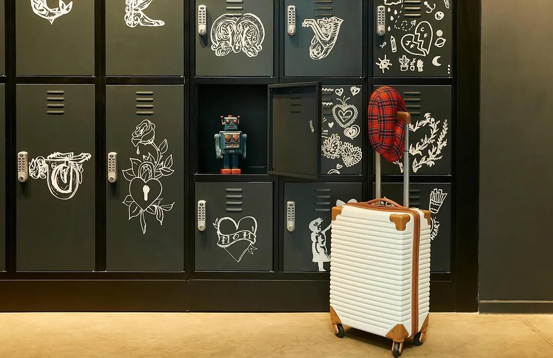 Moxy Edinburgh Airport-1
