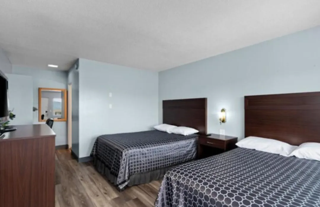 Holiday Lodge-1