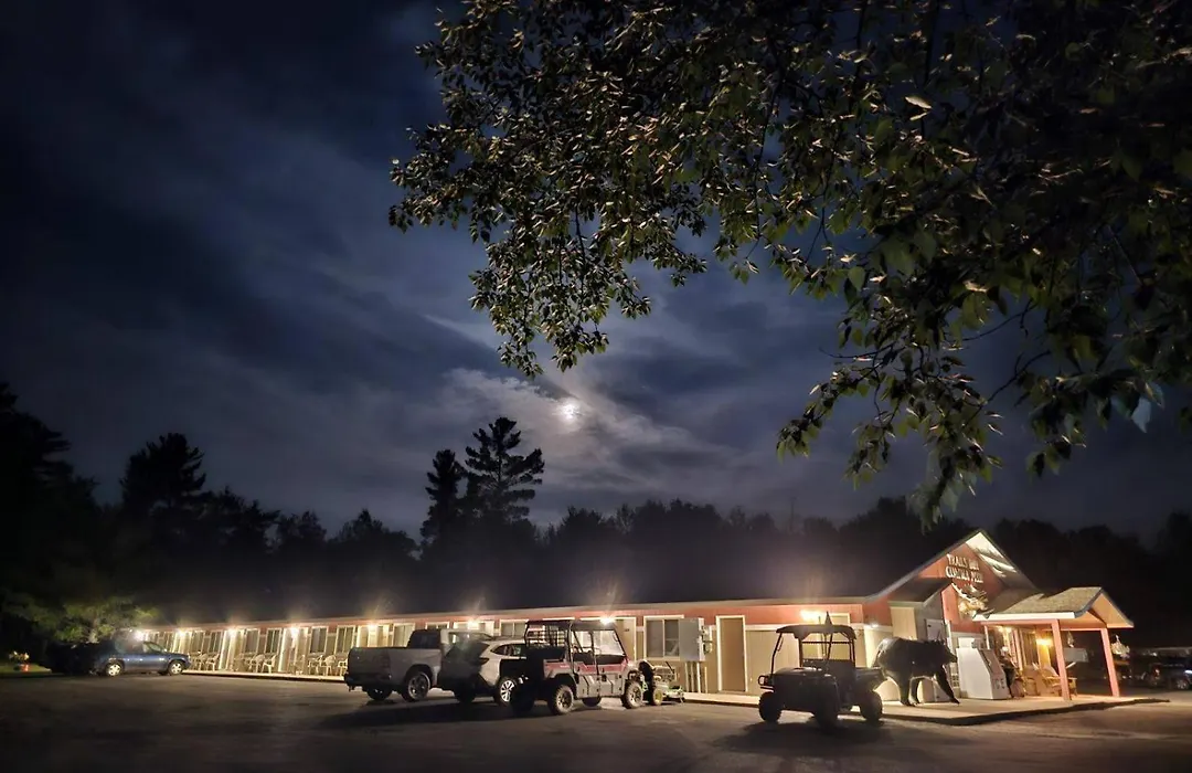 Trails Inn Quadna Mountain Motel & Rv Park-1
