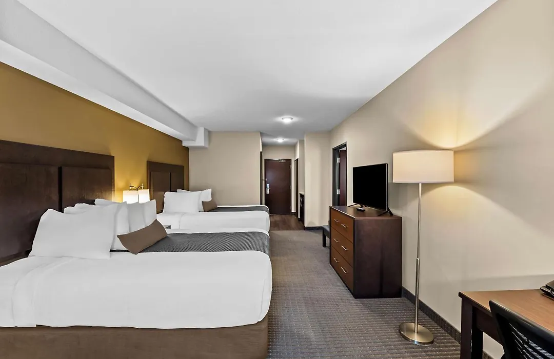 Best Western Plus Lacombe Inn And Suites-1