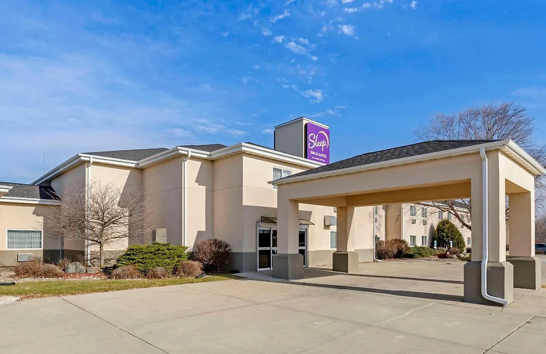 Sleep Inn & Suites Charles City-1