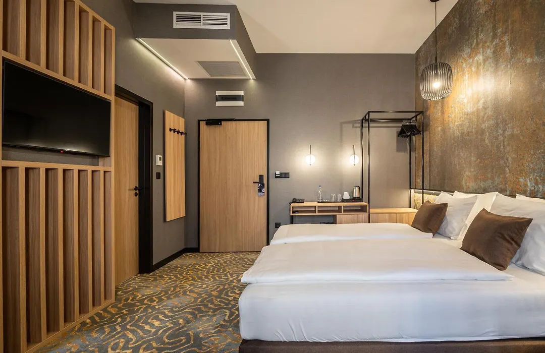 Urban Hotel-1