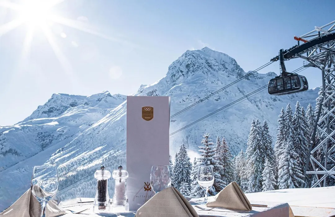 Hotel & Chalet Montana-1