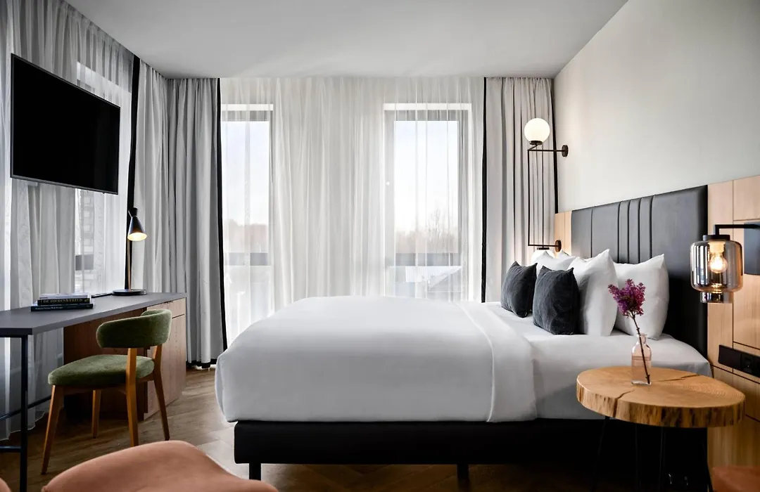 Renaissance Amsterdam Schiphol Airport Hotel-1