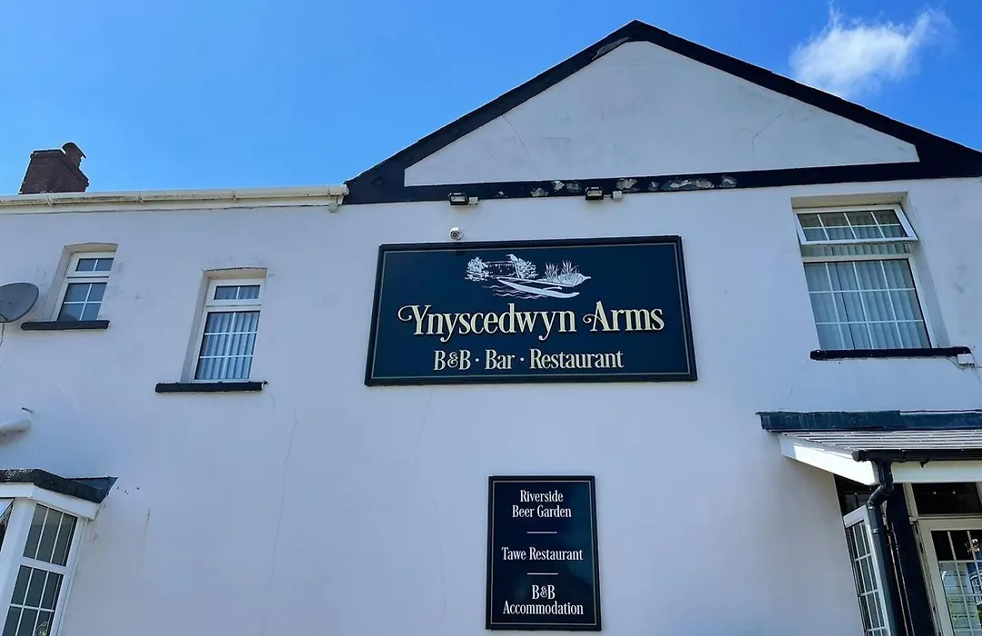 Ynyscedwyn Arms-1