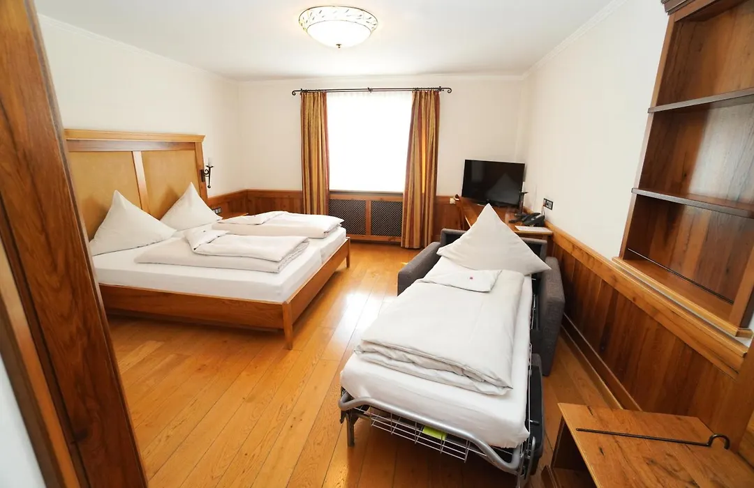 Hotel Hirsch-1