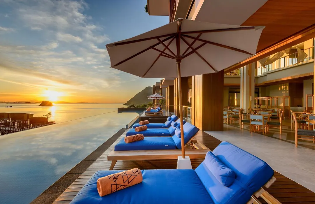 Katamaran Hotel & Resort Komodo-1