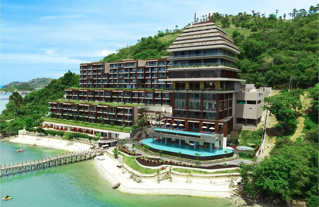 Katamaran Hotel & Resort Komodo-1