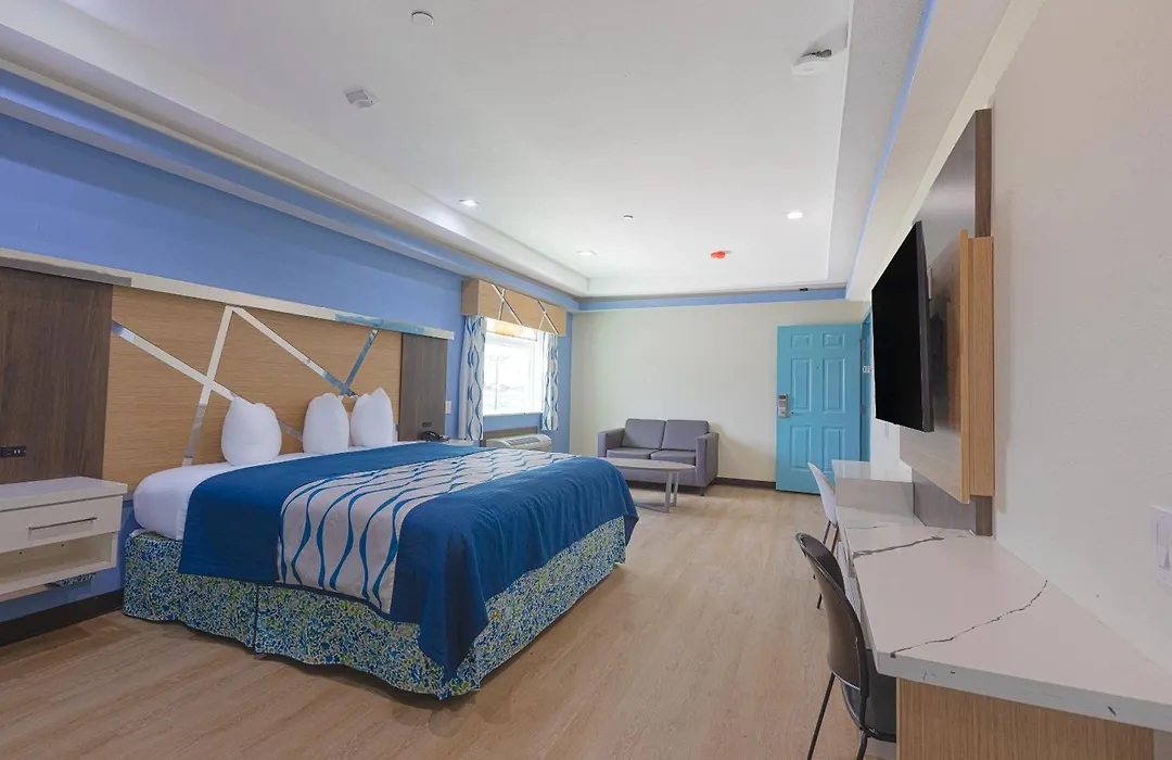 La Vyoma Villas, Westpark Hwy 6-1