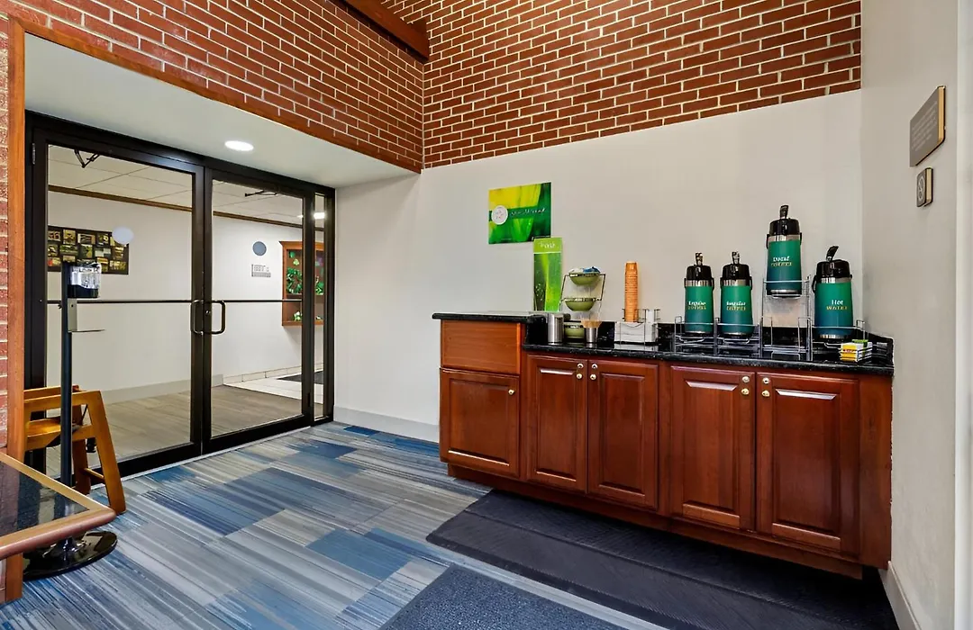 Quality Inn & Suites Altoona-1
