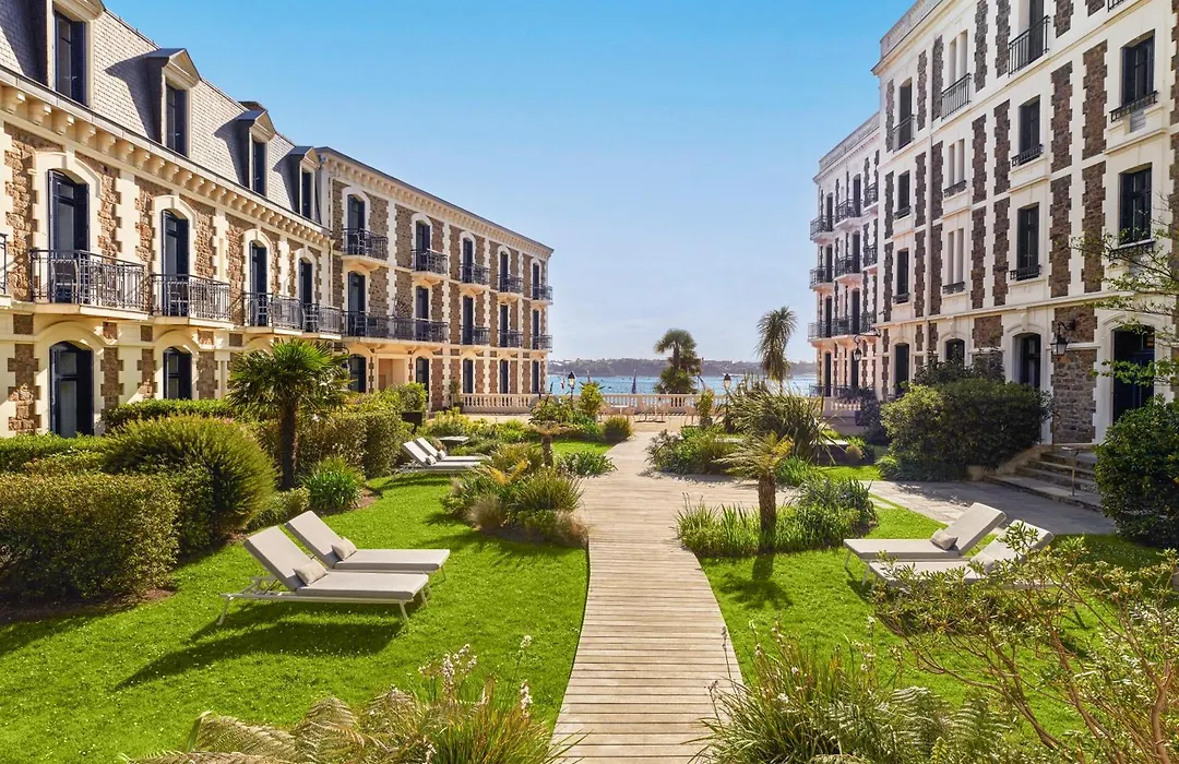 Hotel Barriere Le Grand Hotel Dinard-1