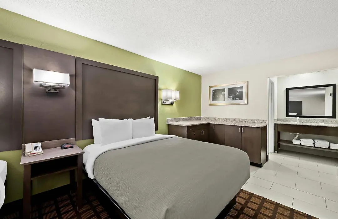 Quality Inn Raeford-1