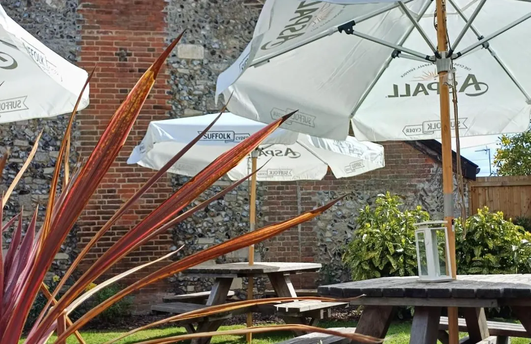 The Beehive Inn-1