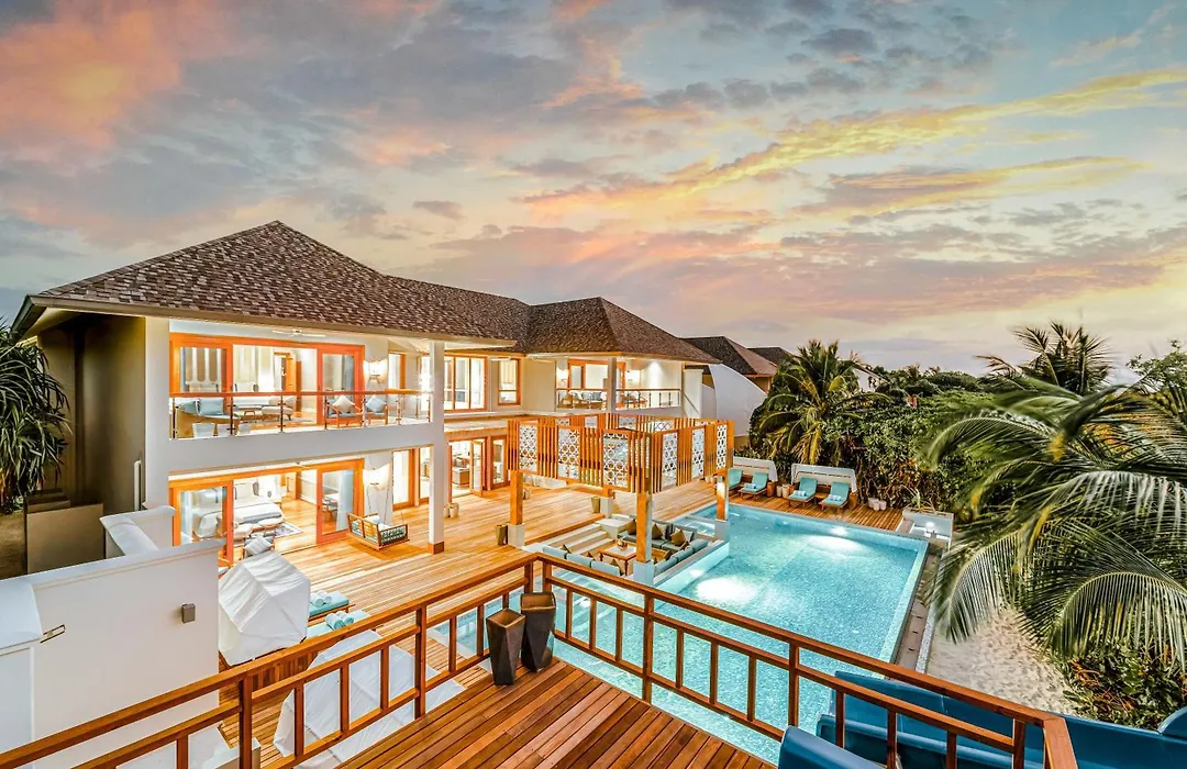 Hideaway Beach Resort & Spa - Complimentary Return Shared Seaplane Or Domestic Flight For Two Guests For A Minimum Of 7 Nights Or More For Stays Until 30Th September 2026-1