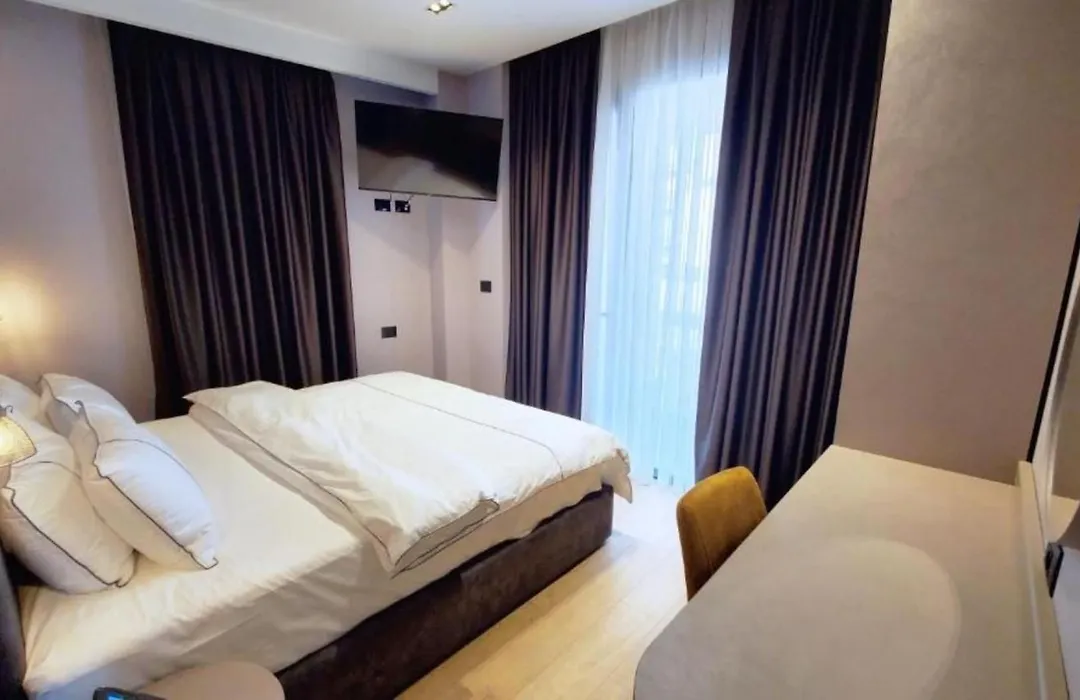 Starlight Hotel-1