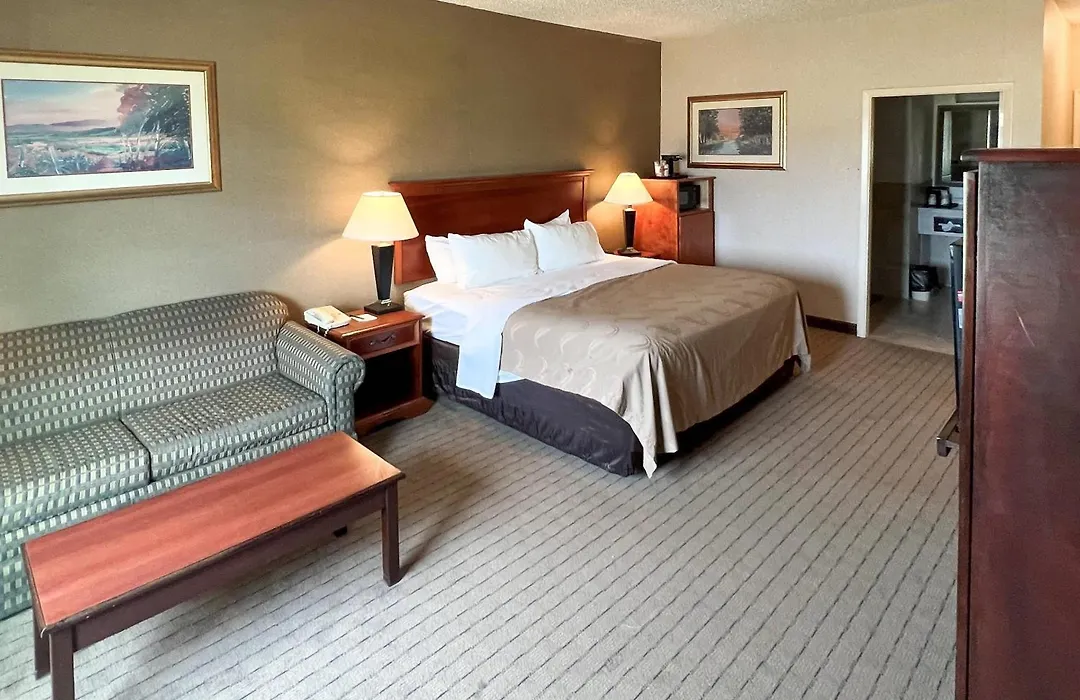 Quality Inn & Suites Grants - I-40-1