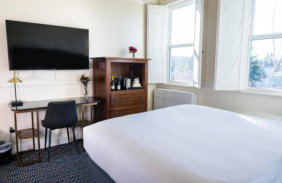 Majestic Inn And Spa-1