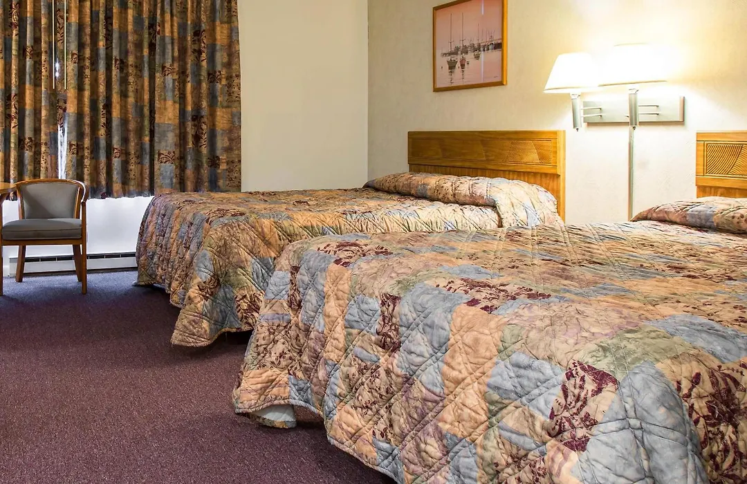 Rodeway Inn Waterford - New London-1