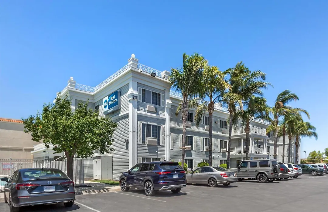 Best Western Luxury Inn-1