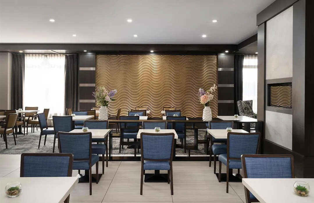 Best Western Premier Executive Residency Medicine Hat-1