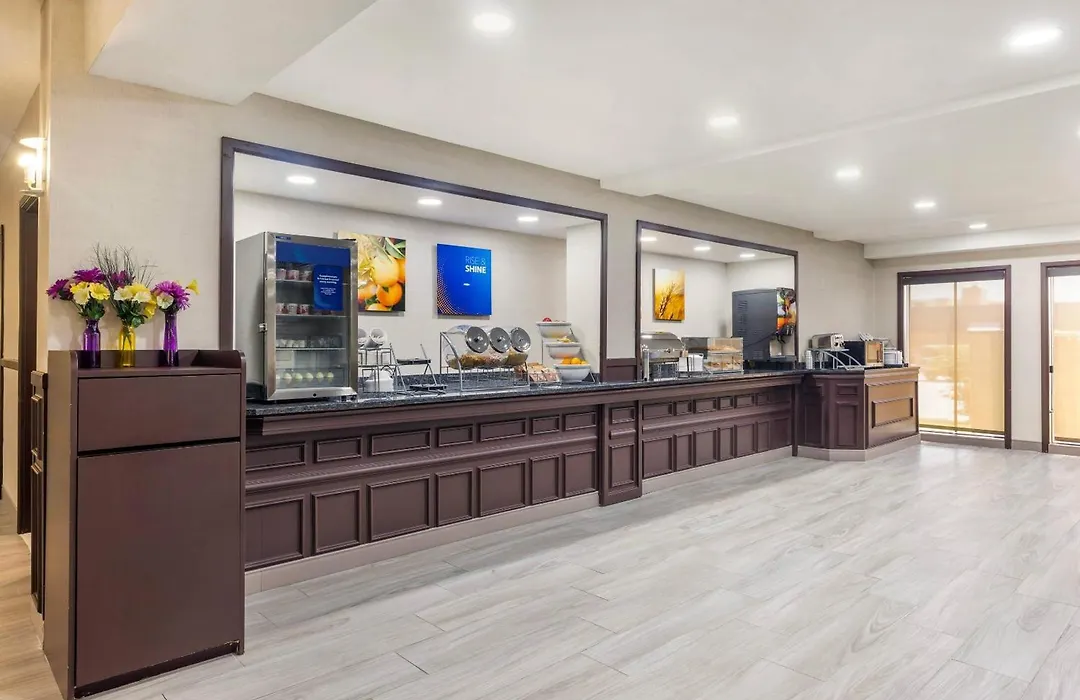 Comfort Inn Bourbonnais Near I-57-1