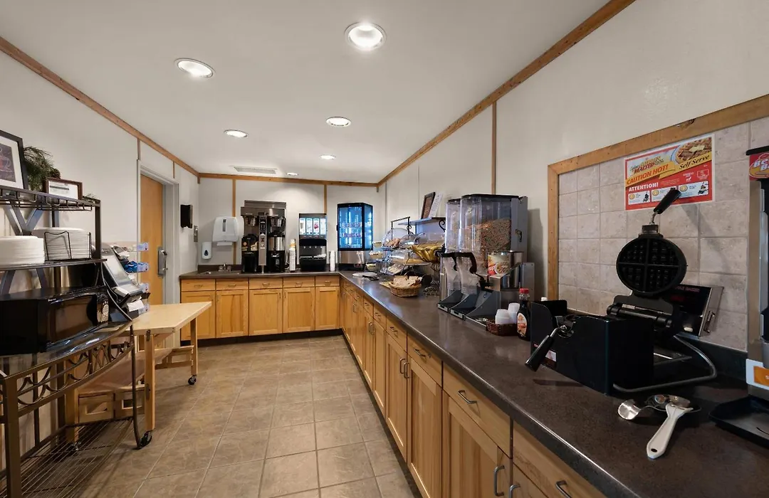 Rodeway Inn & Suites Tomahawk-1