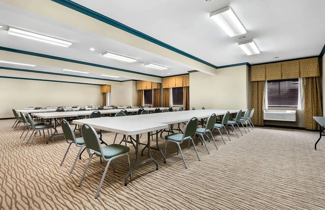 Comfort Inn & Suites North East-1