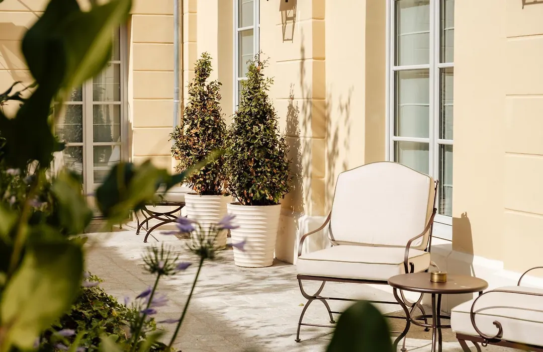 Hotel Les Lumieres - Relais & Chateaux-1